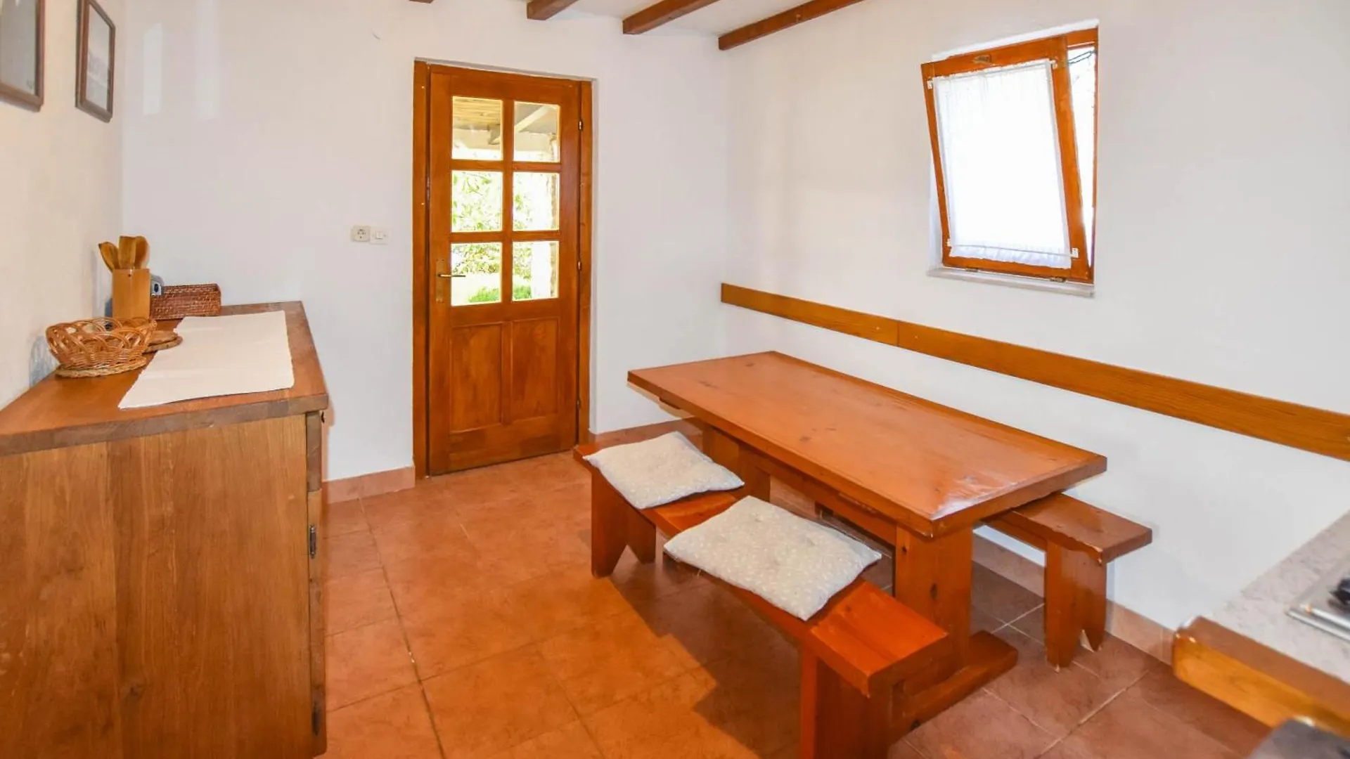House Mate Villa Pasman Holiday home