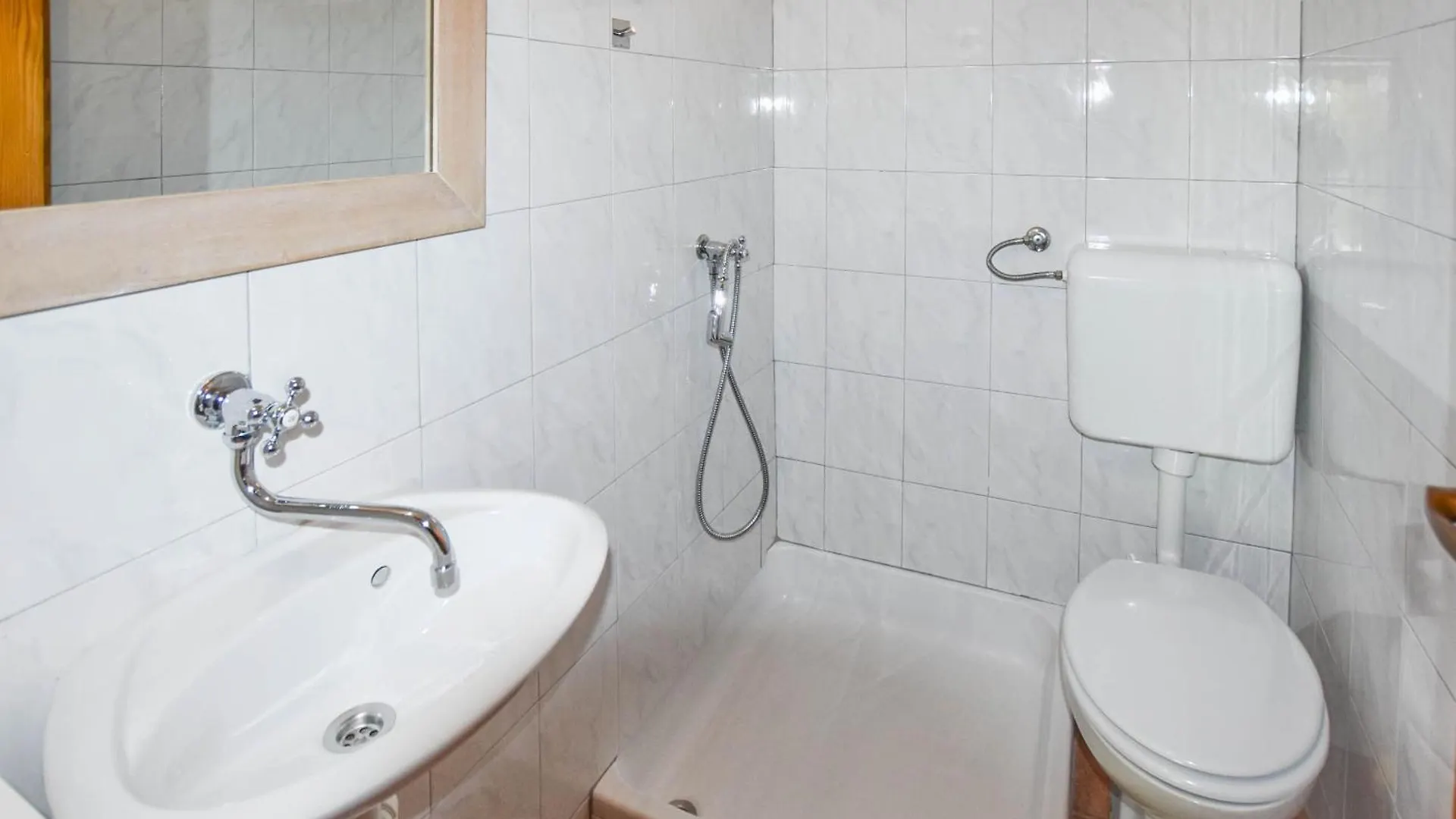House Mate Villa Pasman Holiday home